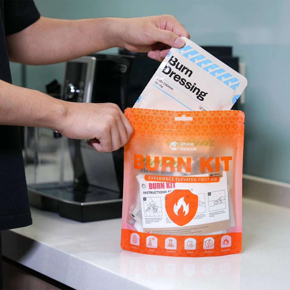Kit de queimaduras de ressaco de rinoceronte, 4 peças de curativos de queimadura 4x4”, 8 pacotes de gel de queimadura 3,5g, 4 peças de almofadas de queimadura, kit de primeiros socorros, resfriamento e calmante